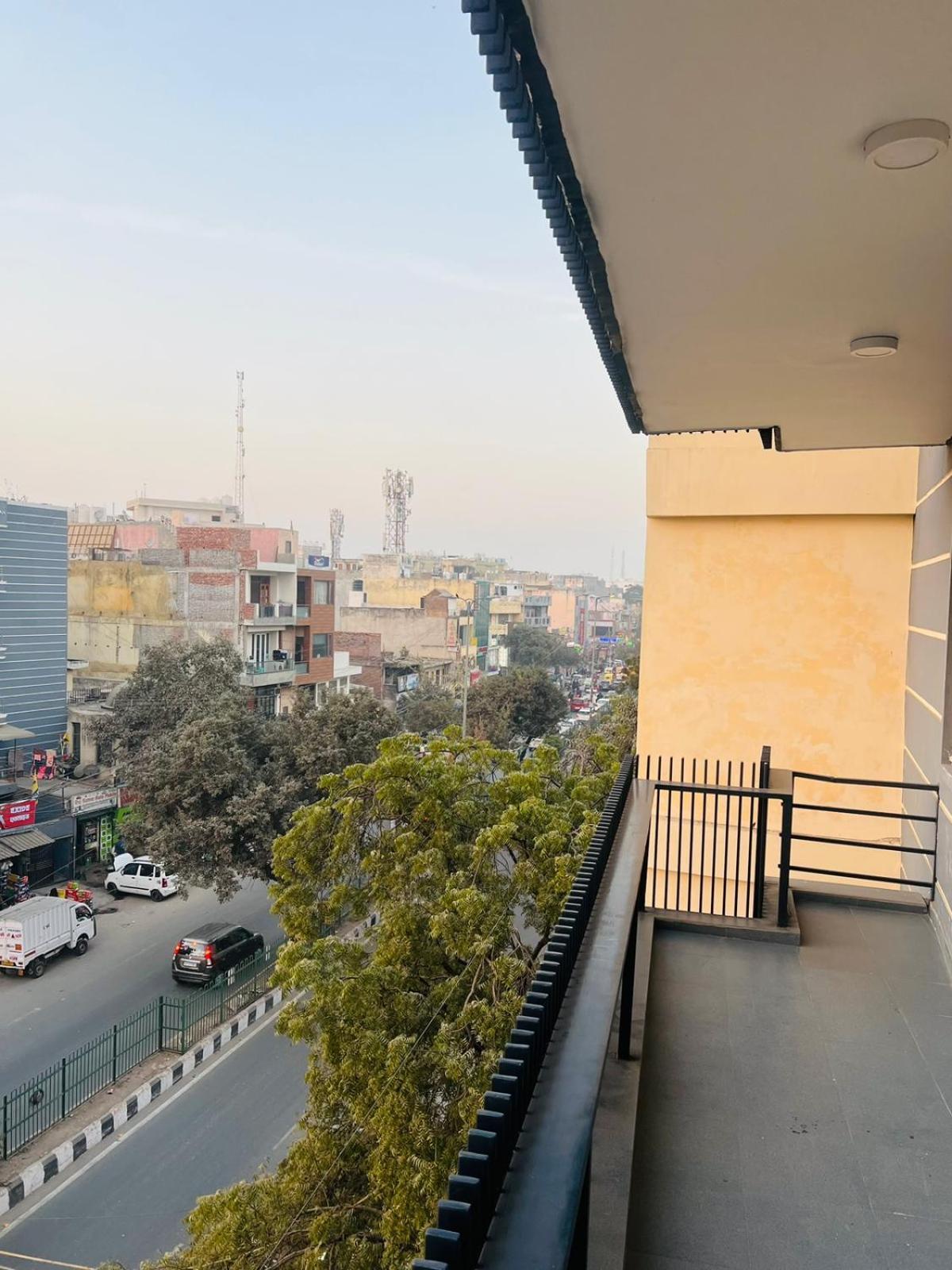 Hotel Riverb New Delhi Exterior photo
